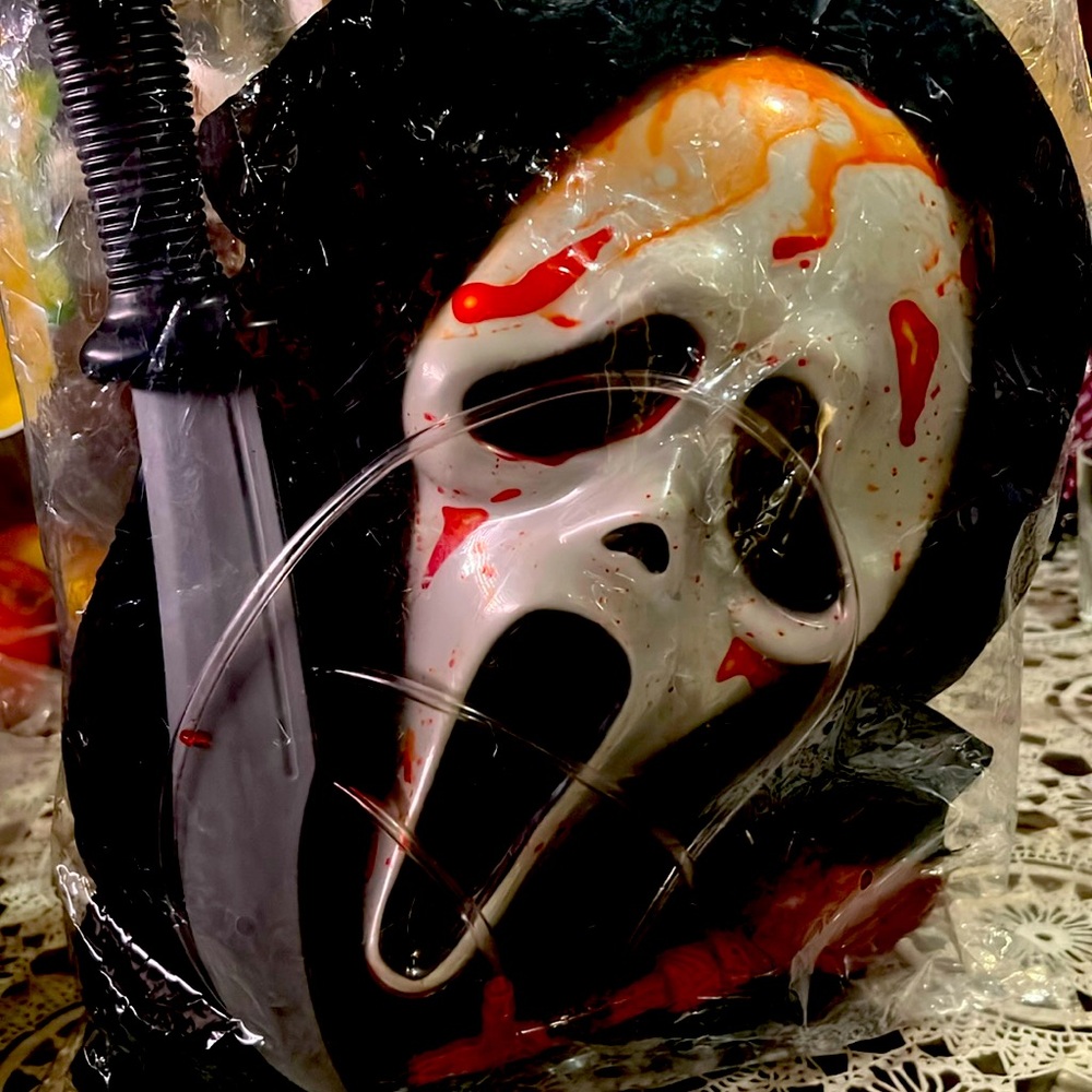 Ghost face costume in great conditions